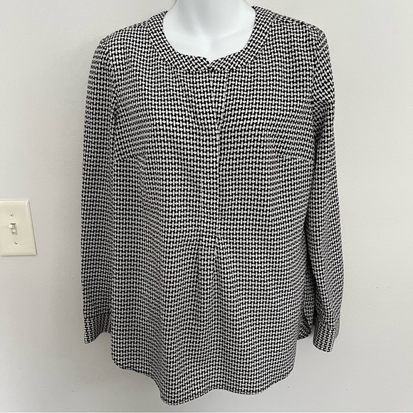 Talbots Womens Patterned Popover Top Size S Long Sleeve Diamond Black Cream - Picture 1 of 9